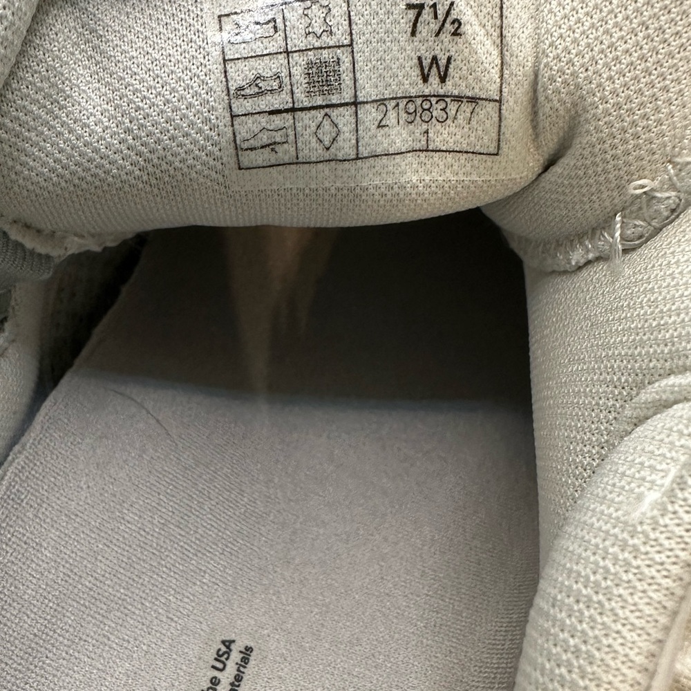 SAS White Sneakers - Picture 4 of 6